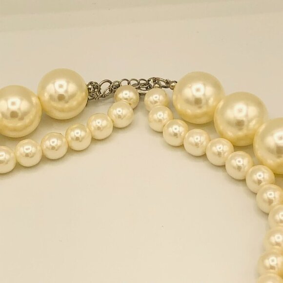 Pearl and Red Rose Collar Necklace - Picture 7 of 12